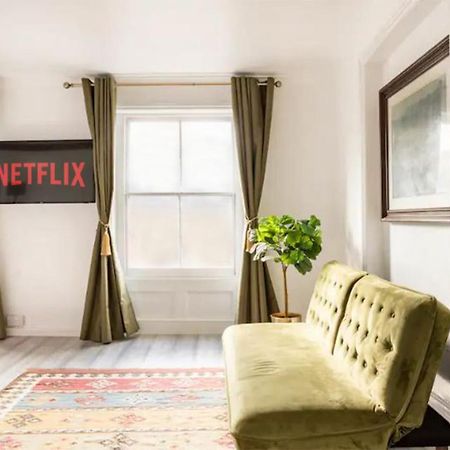 Victorian Style Apartment W/ Four-Poster Bed In Camden Town London Eksteriør billede